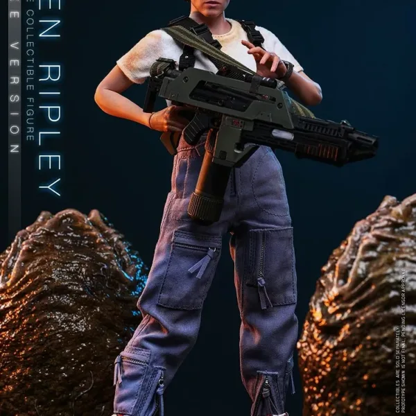 Hot Toys MMS895 Aliens 1/6th scale Ellen Ripley Collectible Figure (Deluxe Version)