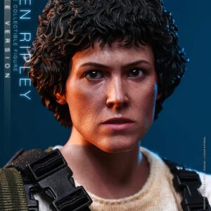 Hot Toys MMS895 Aliens 1/6th scale Ellen Ripley Collectible Figure (Deluxe Version) - Image 5