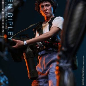Hot Toys MMS895 Aliens 1/6th scale Ellen Ripley Collectible Figure (Deluxe Version) - Image 6