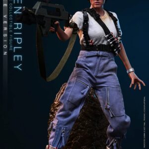 Hot Toys MMS895 Aliens 1/6th scale Ellen Ripley Collectible Figure (Deluxe Version) - Image 12