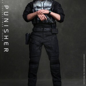 Hot Toys MMS904 The Punisher 1/6th scale The Punisher Collectible Figure - Image 11