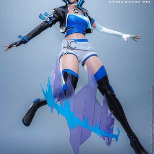 Hot Toys VGM88 Marvel Rivals 1/6th scale Luna Snow Collectible Figure - Image 15