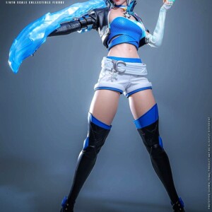 Hot Toys VGM88B Marvel Rivals 1/6th scale Luna Snow Collectible Figure (Special Edition) - Image 10
