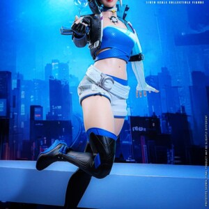 Hot Toys VGM88B Marvel Rivals 1/6th scale Luna Snow Collectible Figure (Special Edition) - Image 1