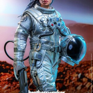 Hot Toys AMC041 Brothersfree x Hot Toys 1/6th scale Space Worker Baby (Brothersfree 25th Silver Galaxy Version) Collectible Figure - Image 3