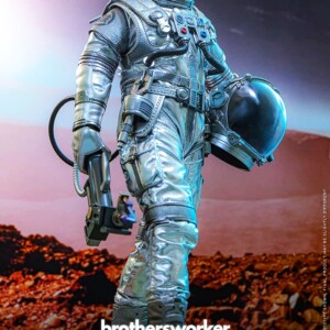 Hot Toys AMC041 Brothersfree x Hot Toys 1/6th scale Space Worker Baby (Brothersfree 25th Silver Galaxy Version) Collectible Figure - Image 5