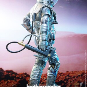 Hot Toys AMC041 Brothersfree x Hot Toys 1/6th scale Space Worker Baby (Brothersfree 25th Silver Galaxy Version) Collectible Figure - Image 8